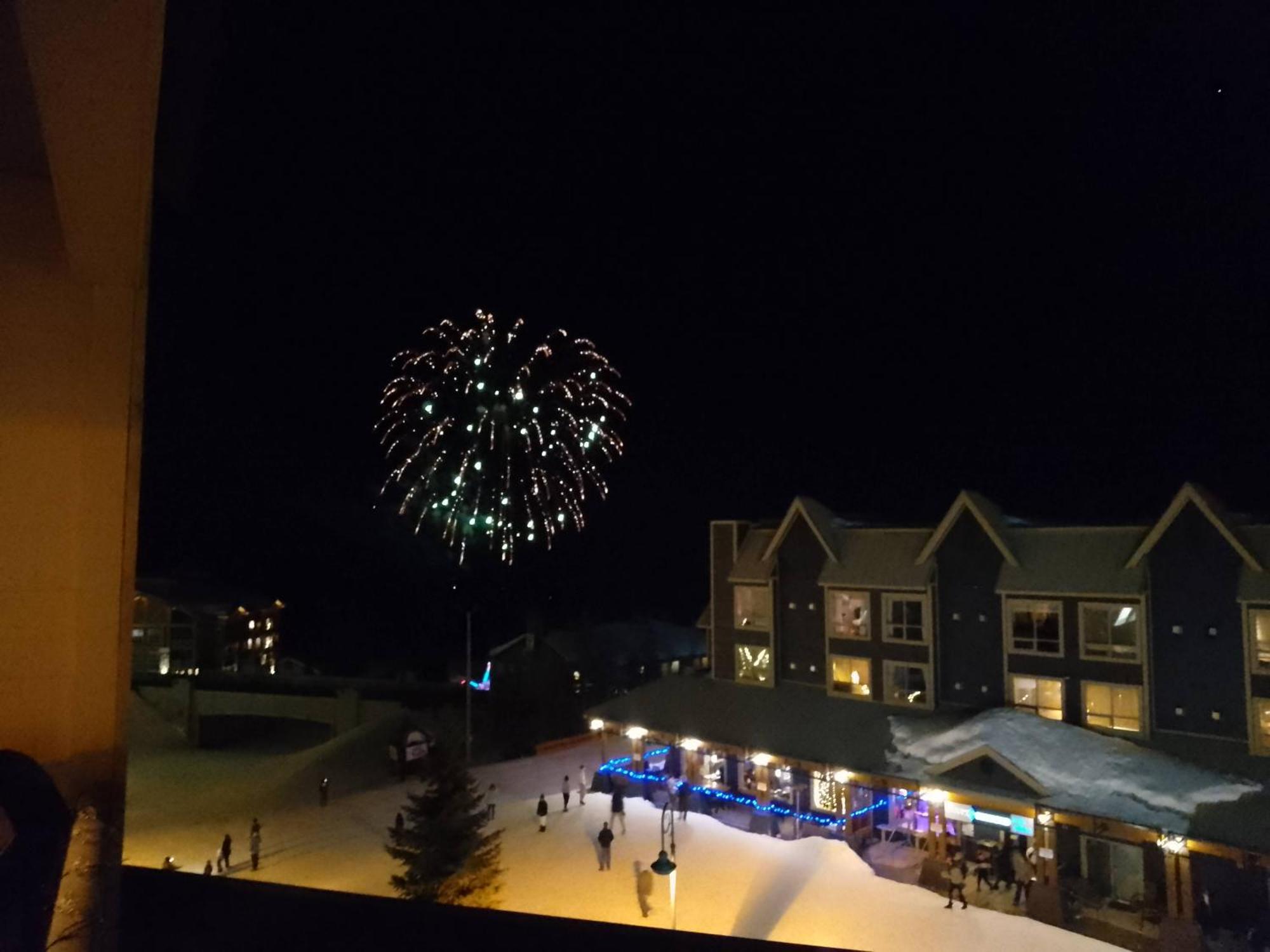 Village Center 2 Bedroom Condo Big White Ski Resort Exterior photo